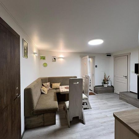 Kubu Ground Floor Rooms Klaipeda Bagian luar foto