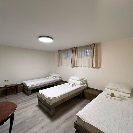 Kubu Ground Floor Rooms Klaipeda Bagian luar foto