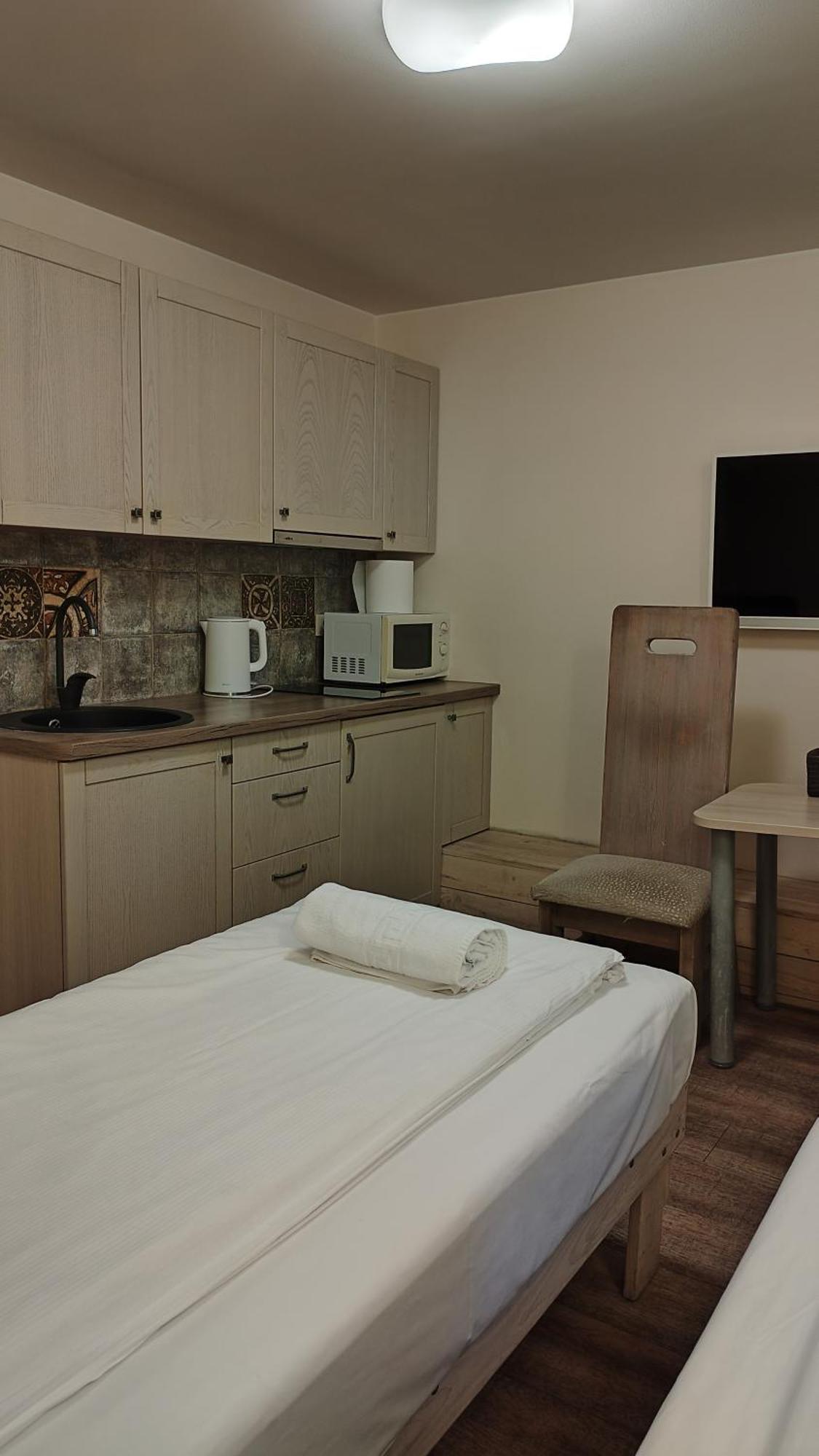 Kubu Ground Floor Rooms Klaipeda Bagian luar foto