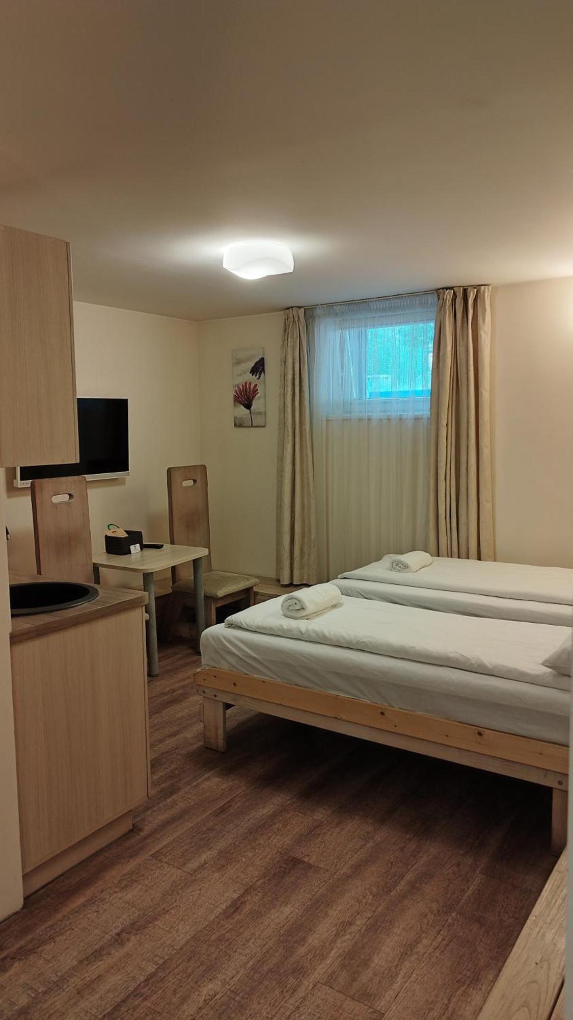 Kubu Ground Floor Rooms Klaipeda Bagian luar foto