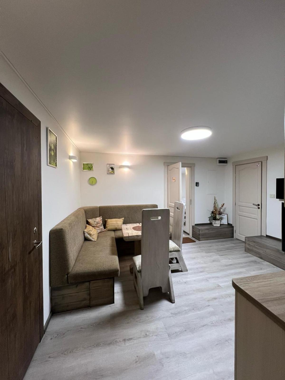 Kubu Ground Floor Rooms Klaipeda Bagian luar foto